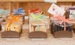 Home made sweets akiko’s field 可愛らしくラッピングされたクッキー